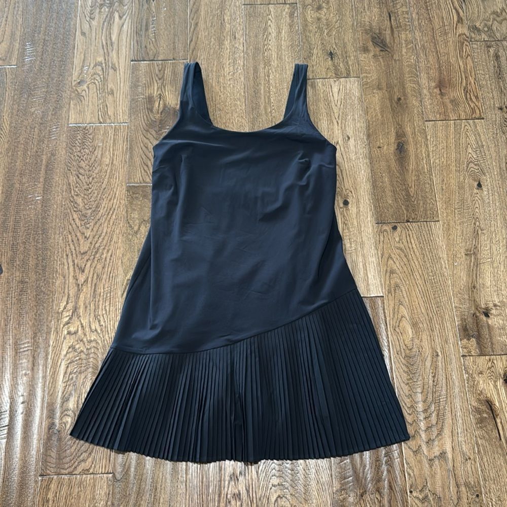 Spanx Yes Pleats! Athletic Dress. Black Sz S